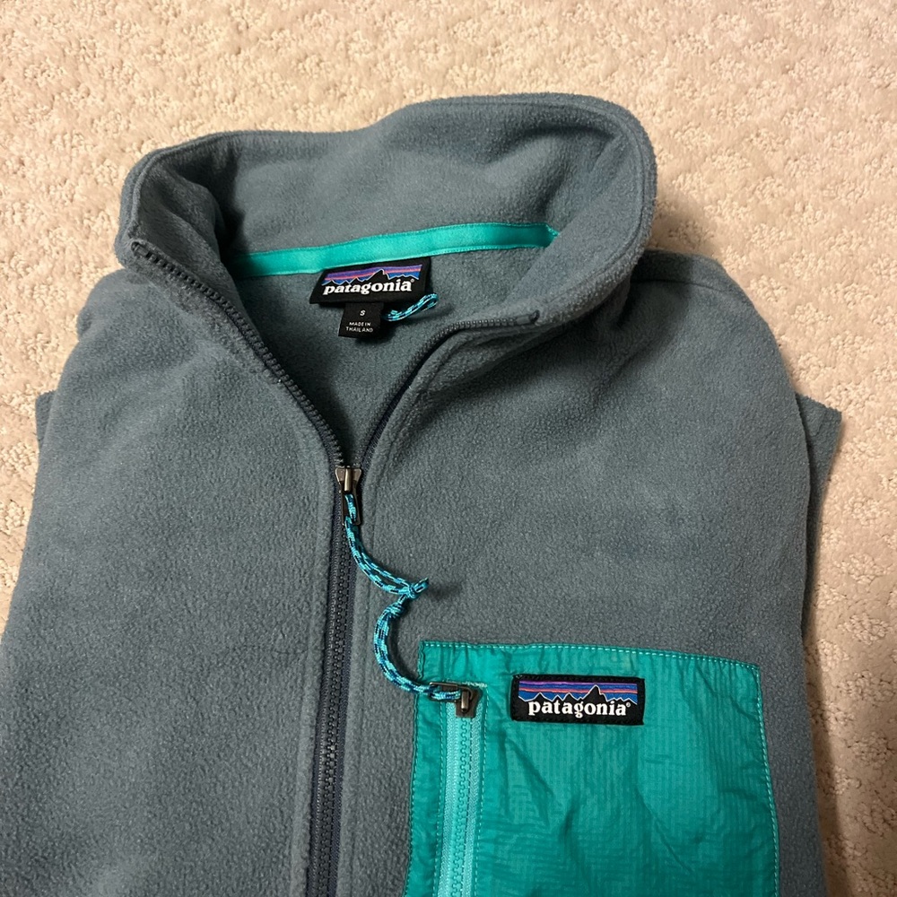 Patagonia Teal and Gray Fleece